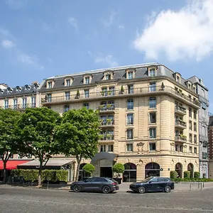 Barriere Fouquet's Hotel París